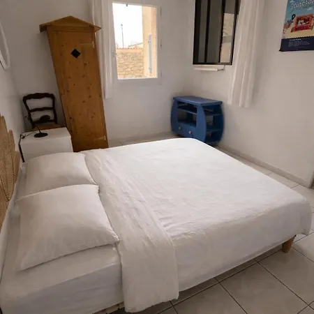 Au Coeur Du Village De Apartamento *