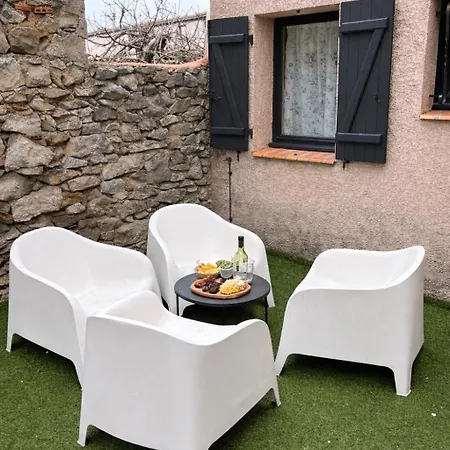 Au Coeur Du Village De *