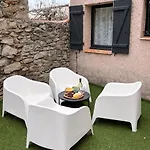 Au Coeur Du Village De *
