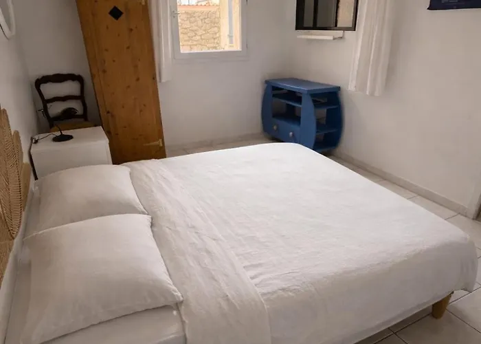 Au Coeur Du Village De 아파트 *